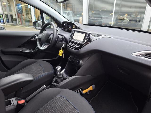 Peugeot 208 1.2 Signature Nav/Airco/Cruise/Park