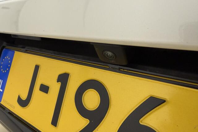 Peugeot 208 1.2 PureTech GT-Line | Achteruitrijcamera | Apple carplay/ Android auto | Keyless entry | Cruise control | Lichtmetalen velgen 17'' |