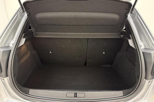 Peugeot 208 1.2 PureTech Blue Lease Allure 100 PK | Handgeschakeld | Camera | Parkeersensor | Cruise Control | Navigatie | Mirror Screen | Start/stop | Licht Metalen Velgen