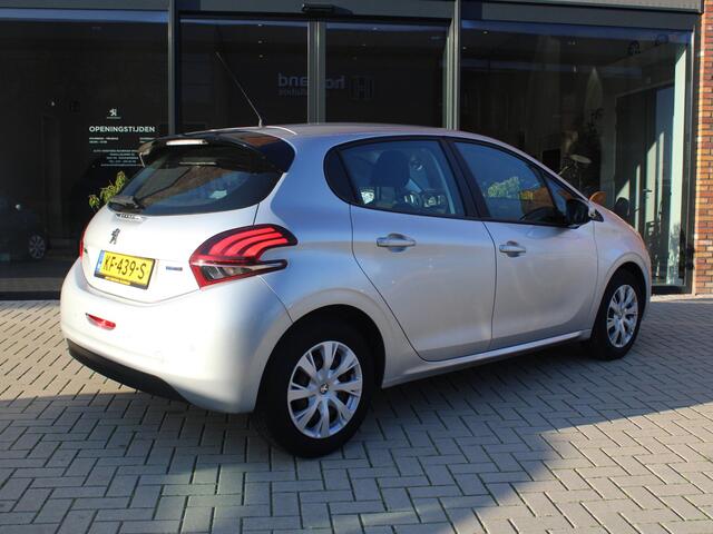 Peugeot 208 1.2 PureTech 82PK Blue Lion Airco, Navigatie, Parkeersensoren achter