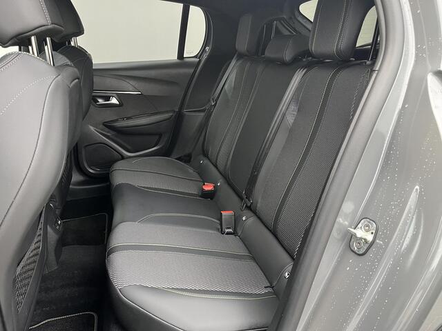 Peugeot 208 Hybrid 136 e-DCS6 GT / Adaptieve Cruise Control / Navigatie-pakket / Parkeersensoren Voor & Achter / Apple Carplay/Android Auto / Parkeercamera Voor & Achter / Climate Control / Dodehoekdetectie /