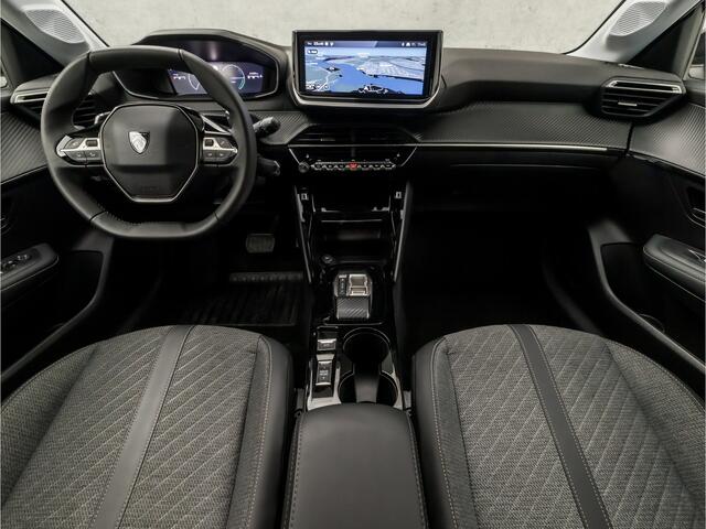 Peugeot 208 Hybrid 100 e-DCS6 Allure Automaat (VIRTUAL COCKPIT, APPLE CARPLAY, GROOT NAVI, 360 CAMERA, LEDER, STOELVERWARMING, SPORTSTOELEN, ADAPTIVE CRUISE, GETINT GLAS, NIEUWSTAAT)
