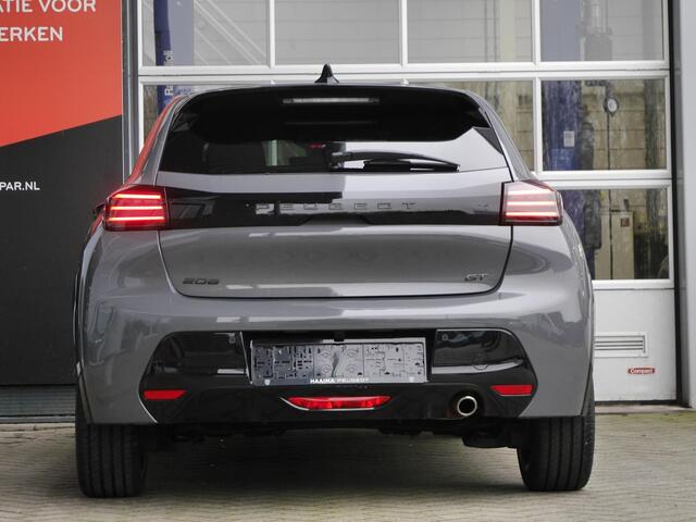Peugeot 208 1.2 PureTech 100 GT | Keyless entry en start | Lichtmetalen velgen | Dodehoekdetectie | Navigatie | Camera voor en achter | Draadloze telefoonoplader