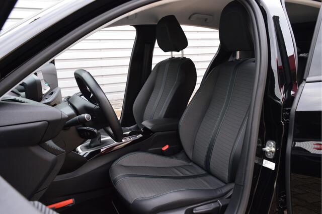 Peugeot 208 1.2 PureTech Blue Lease Allure O.a: PDC, Camera, Clima, Cruise, Navi, Carplay, Rijklaar All-in prijs!