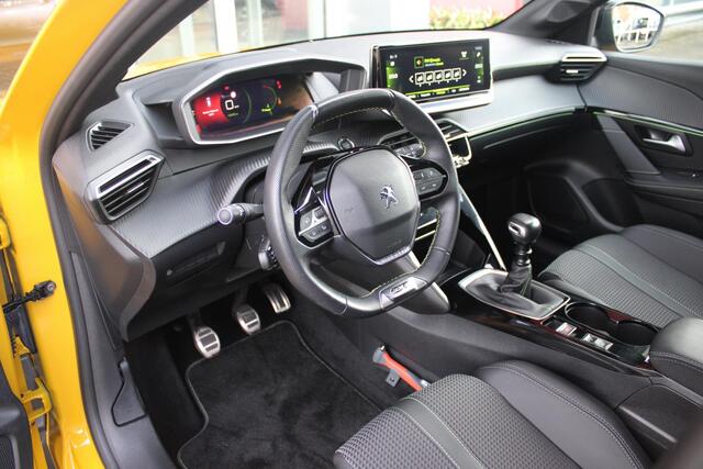 Peugeot 208 1.2 100PK GT | NAVIGATIE | KEYLESS ENTRY/START | APPLE CARPLAY/ANDROID AUTO | LICHTMETALEN VELGEN 17" | 3-D INSTRUMENTENPANEEL | DAB+ RADIO | DODEHOEK DETECTIE | CRUISE CONTROL | LANE ASSIST | CLIMATE CONTROL | ZWART DAK |