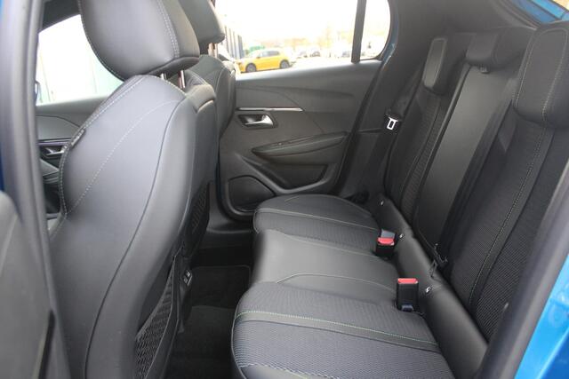 Peugeot 208 1.2 100PK GT | PANORAMA DAK | KEYLESS ENTRY/START | DRAADLOZE APPLE CARPLAY/ANDROID AUTO | CAMERA VOOR + ACHTER | DRAADLOZE TELEFOONLADER | 17" LICHTEMTALEN VELGEN | FULL LED KOPLAMPEN | DODEHOEK DETECTIE | PARKEERSENSOREN VOOR + ACHTER | CRUISE CONTROL |