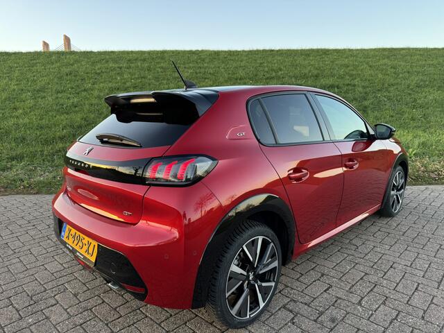Peugeot 208 1.2 PureTech GT Pack Massagestoel | Stoelverwarming |Pano | Camera | Apple Carplay