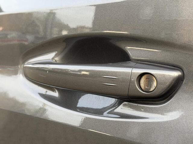 Peugeot 208 Allure Pack 1.2 PureTech 100PK Navigatie, Achteruitrijcamera, Keyless, Stoelverwarming, Adaptieve Cruise Control, Climate Control