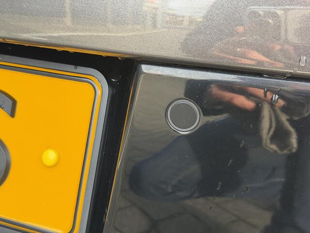 Peugeot 208 Allure Pack 1.2 PureTech 100PK Navigatie, Achteruitrijcamera, Keyless, Stoelverwarming, Adaptieve Cruise Control, Climate Control