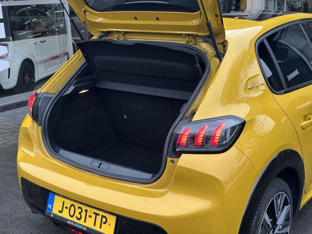 Peugeot 208 1.2 PureTech GT-Line CLIMA / CRUISE / PANO / 3D / CAMERA