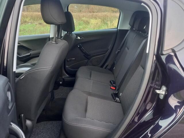 Peugeot 208 1.2 PureTech Blue Lion