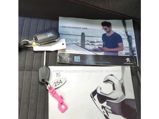 Peugeot 208 1.5 HDi 103PK Blue Lease Active 5Drs./ Airco / Navigatie / Lm.velgen / Pdc.A / / Apk nieuw