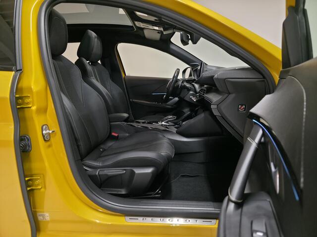 Peugeot 208 1.2 PureTech GT-Line Automaat | Trekhaak | Panoramadak | Navigatie