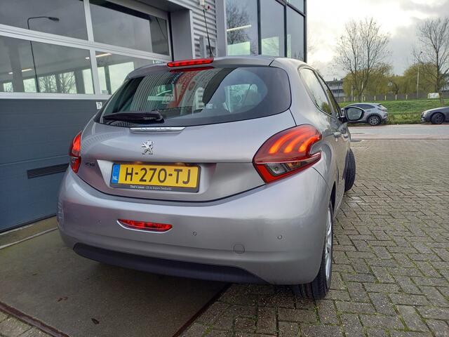 Peugeot 208 1.2 PureTech Allure - CAMERA + PDC - CARPLAY / ANDROID - CLIMA - CRUISE - NAVI -