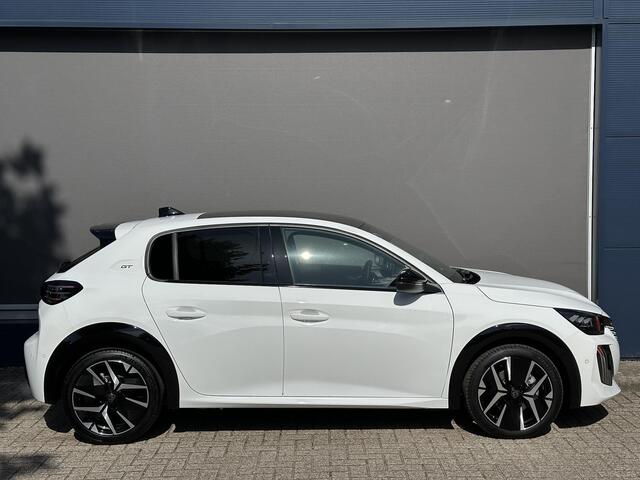 Peugeot 208 1.2 Hybrid 145 PK GT Automaat Hybride | Glazen Panoramadak | Navigatie via Telefoon | Climate Control | Keyless Entry & Start | Cruise Control | Sportstoelen | 17" Lichtmetalen Velgen | Full LED Verlichting | Parkeersensoren V+A | Dakspoiler |