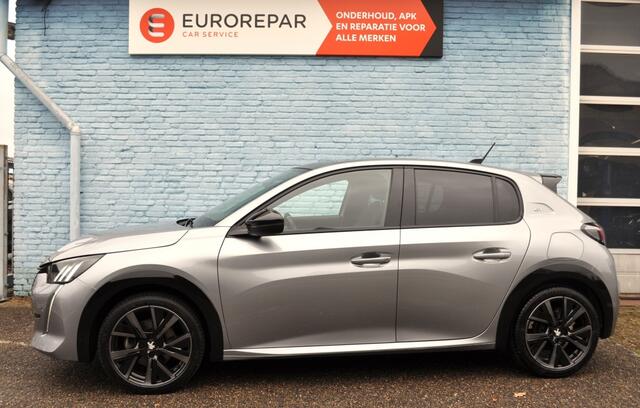 Peugeot 208 1.2 GT Aut. 130Pk pano navi pdc+cam