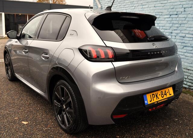 Peugeot 208 1.2 GT Aut. 130Pk pano navi pdc+cam