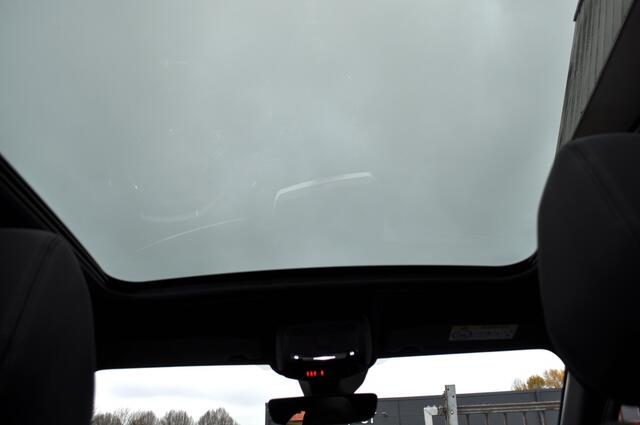 Peugeot 208 1.2 GT Aut. 130Pk pano navi pdc+cam