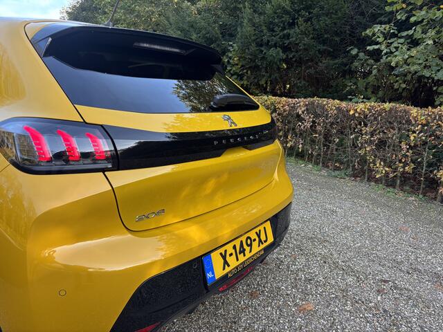 Peugeot 208 1.2 PureTech Allure / Apple Carplay-Android / Camera / Stoelverwarming