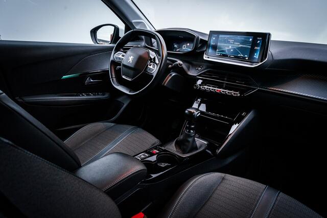 Peugeot 208 1.2 101PK Allure | 3D-I-Cockpit | Cruise | Navi | 6 Bak | | 16 INCH LMV | Keyless start | Rijstrooksensor met correctie |