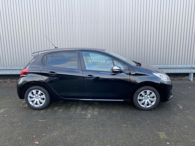 Peugeot 208 1.2 PureTech Urban Soul 5Drs, A/C, CC, Navi, PDC, nw. APK - Inruil Mogelijk -