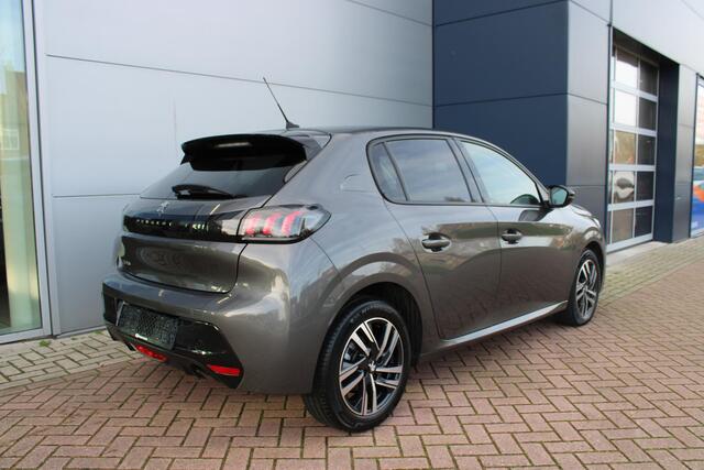 Peugeot 208 1.2 PureTech 100pk Allure Pack Airco Navi Camera Carplay 7745km