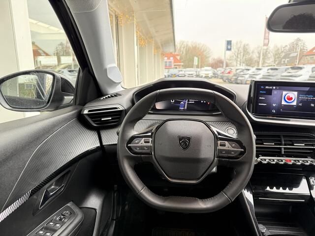 Peugeot 208 1.2 PureTech 100 Allure | 17 Inch | Achteruitrijcamera | Apple carplay | Parkeersensoren voor en achter | Electronic climate control |