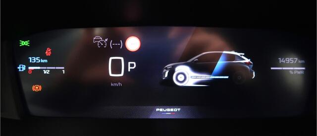 Peugeot 208 * Hybride + Benzine * Automaat * 100 e-DCS6 Allure * Navigatie * 1/2 Lederen Interieur * Climate en Adaptive Cruise Control * Voor en Achter Parkeer Camera * Lichtmetalen Velgen * Vingerhoets; Vierde generatie Eersteklas Service !