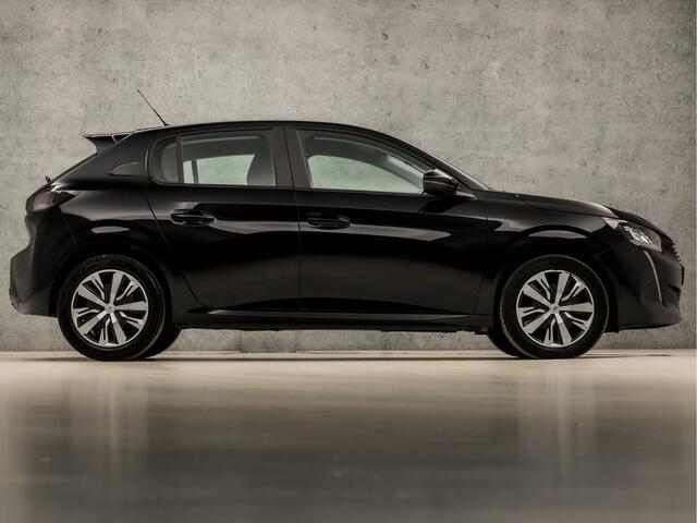 Peugeot 208 1.2 PureTech Sport Automaat (APPLE CARPLAY, GROOT NAVI, PARKEERSENSOREN, SPORTSTOELEN, LED KOPLAMPEN, CRUISE, DAB+, NIEUWSTAAT)