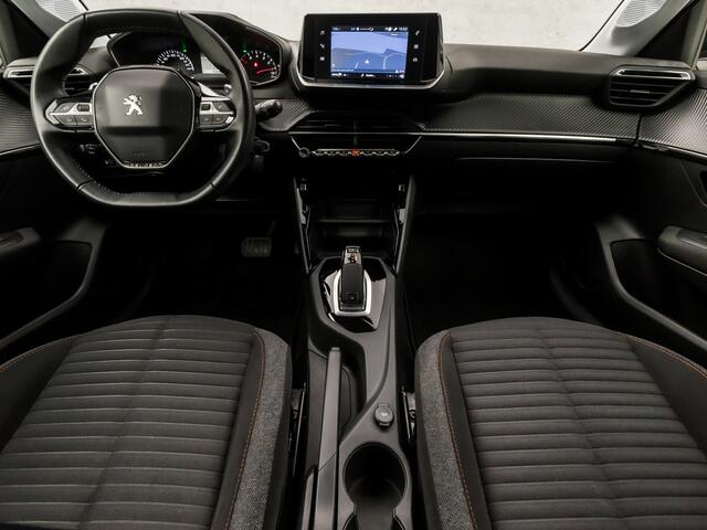 Peugeot 208 1.2 PureTech Sport Automaat (APPLE CARPLAY, GROOT NAVI, PARKEERSENSOREN, SPORTSTOELEN, LED KOPLAMPEN, CRUISE, DAB+, NIEUWSTAAT)