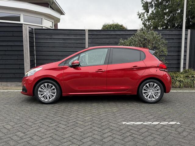 Peugeot 208 Signature 1.2 PureTech 110PK EAT6 Automaat Navigatie, Parkeersensoren Achter, Apple Carplay, Android Auto