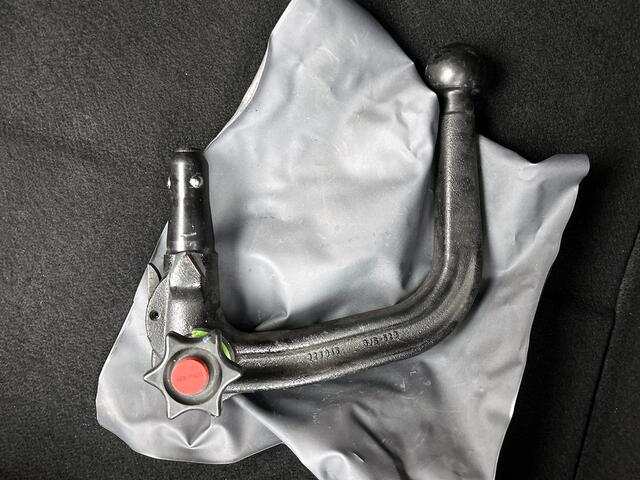 Peugeot 208 1.5 HDi Blue Allure / Trekhaak / Airco-ecc./ Xenon / Pdc.+Camera / Navigatie / Radio-multimedia / Apk 05-2026