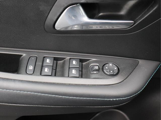 Peugeot 208 1.2 PureTech Allure Pack/ 100 PK! achteruitrijcamera/ zeer mooi!