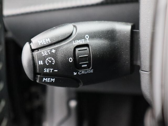 Peugeot 208 1.2 PureTech Allure Pack/ 100 PK! achteruitrijcamera/ zeer mooi!