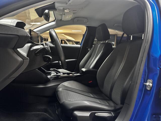 Peugeot 208 1.2 PureTech Allure /LED Koplampen /Camera /Apple + Android /DAB+! /Navi /Climat /Cruise /Elek. pakket /Bluetooth /Multi. LEDER Stuur /16"LMV /PDC /Extra getint glas /LED Dagrijverl.