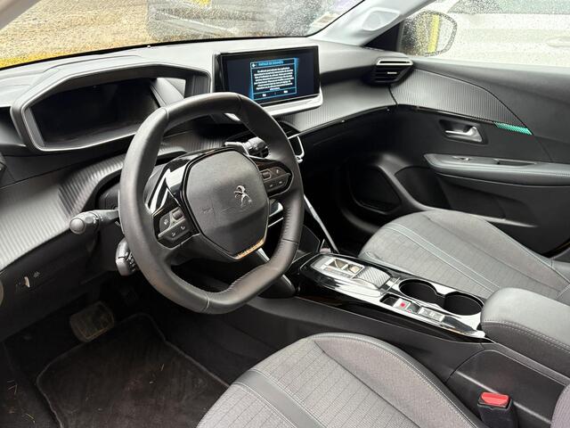 Peugeot 208 1.2 PureTech Allure Automaat, Camera, Groot-Navigatie, Digital Dash