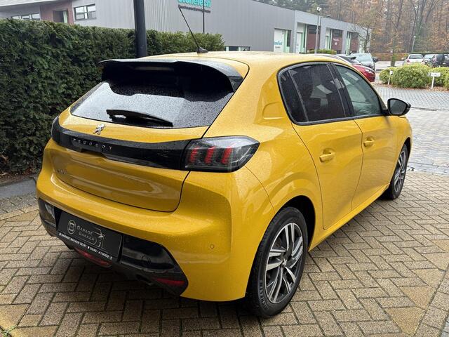 Peugeot 208 1.2 PureTech Allure Automaat, Camera, Groot-Navigatie, Digital Dash