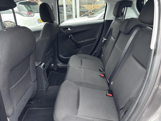 Peugeot 208 1.2 PureTech Allure | Apple carplay/Android auto | Navigatie Full map | Cruise control | Climate control | Lichtmetalen velgen 16'' | Trekhaak