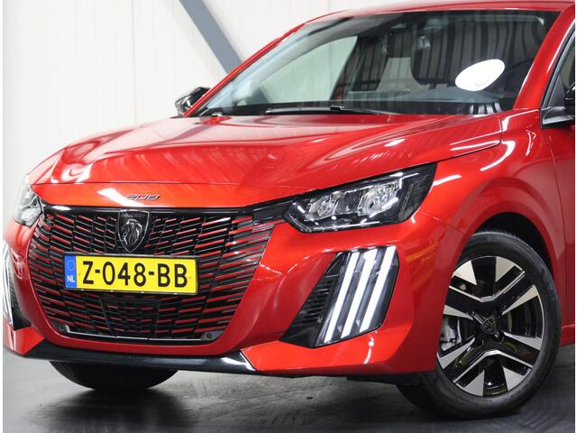 Peugeot 208 1.2 100PK Allure | 1ste eigenaar | AppleCarplay/AndroidAuto | Parkeersensoren | FULL LED | Navigatie | Lederen Stuurwiel | Climate Control | Cruise Control | 16" LMV | Isofix | Privacy Glass |