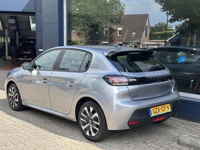 Peugeot 208 1.2 Style | Navigatie | Private Lease Vanaf ¤ 299 P/M ! | LED Verlichting | Cruise Control | Airco | Parkeersensoren | Draadloos Apple Carplay & Android Auto | Leren Stuurwiel |