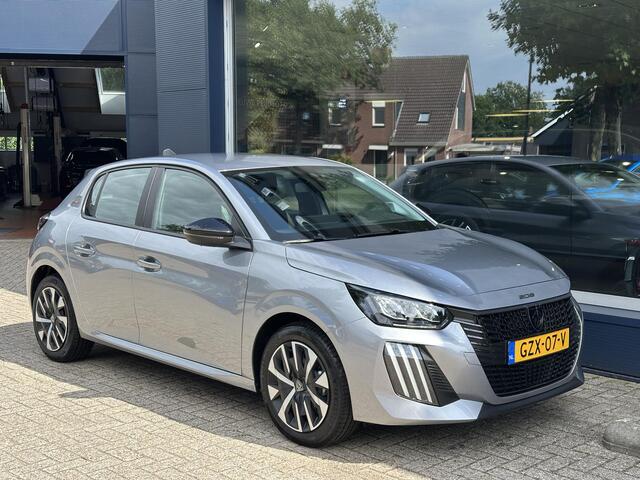 Peugeot 208 1.2 Style | Navigatie | Private Lease Vanaf ¤ 299 P/M ! | LED Verlichting | Cruise Control | Airco | Parkeersensoren | Draadloos Apple Carplay & Android Auto | Leren Stuurwiel |