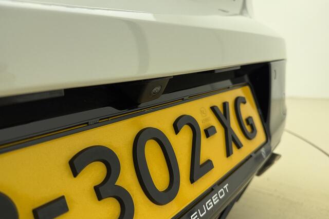 Peugeot 208 1.2 PureTech GT Pack 100 PK | Automaat | Panoramadak | Parkeersensor rondom | Alcantara bekleding | Camera | Mirror Screen | Adaptive Cruise Control | 1e eigenaar