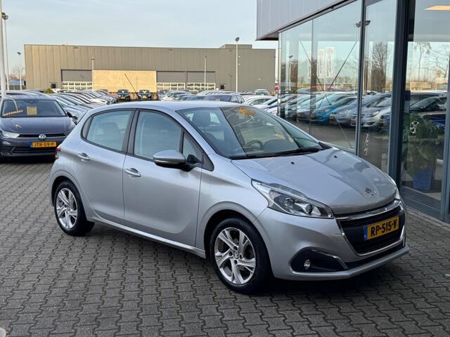 Peugeot 208 1.2 PureTech Blue Lion - Carplay - all season - trekhaak