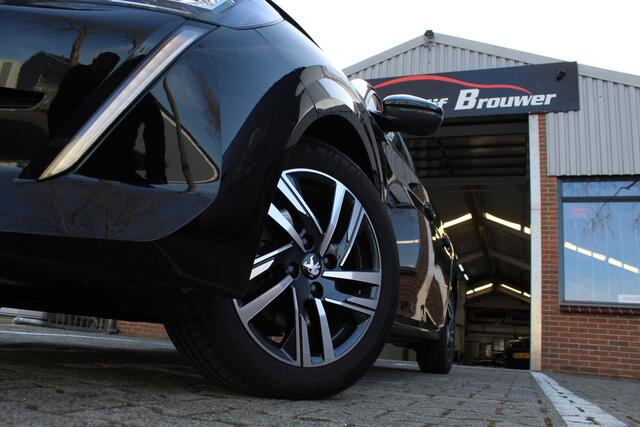 Peugeot 208 1.2 PureTech Allure 100pk / Open & Go Keyless Entry Apple CarPlay Android Auto