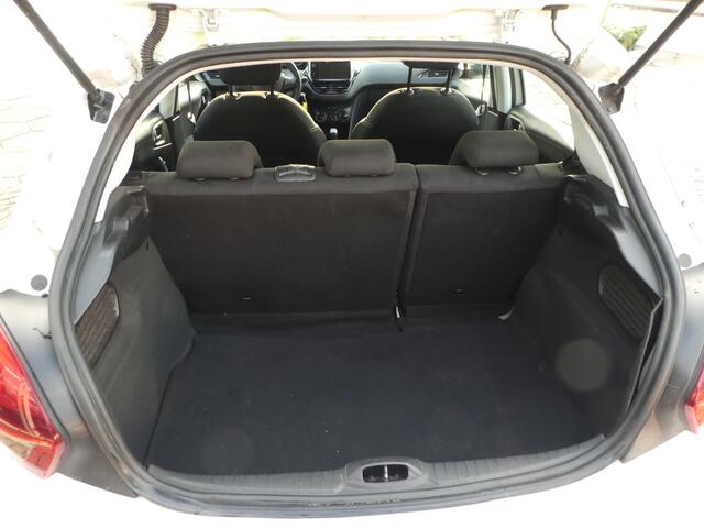 Peugeot 208 1.2 PureTech Blue Lion Airco, Navi, PDC achter, Carplay/mirror link