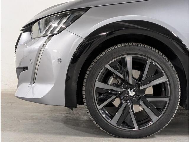 Peugeot 208 GT Pack 1.2 Turbo 100pk EAT8 | ALCANTARA | STOELVERW. | PANODAK | ADAPTIVE CRUISE | 1e EIGENAAR | DEALERONDERHOUDEN
