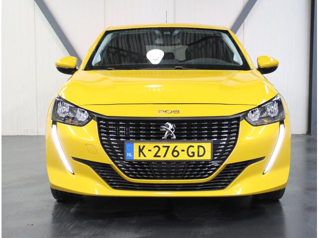 Peugeot 208 100PK Allure Pack | 1ste eigenaar | Armsteun | Camera | AppleCarPlay/Android | LED lampen | LEER/Stof | LED | Climate control | Isofix | Privacy Glass | Parkeersensoren |