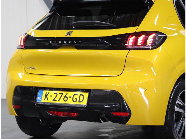 Peugeot 208 100PK Allure Pack | 1ste eigenaar | Armsteun | Camera | AppleCarPlay/Android | LED lampen | LEER/Stof | LED | Climate control | Isofix | Privacy Glass | Parkeersensoren |