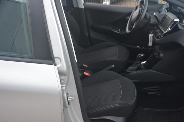 Peugeot 208 1.6 BlueHDi Blue Lease onderhoudshistorie aanwezig laatste beurt bij 155000km met oa cruise control cv navigatie trekhaak pdc airco