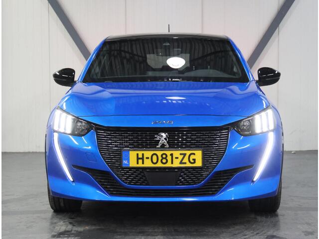 Peugeot 208 1.2 100PK GT-Line | AppleCarplay/Android Auto | 17"LMV | Camera | Keyless | Cruise Control | Climate Control | Camera | FULL LED | Two-Tone | Sfeerverlichting | Isofix | Privacy Glass |